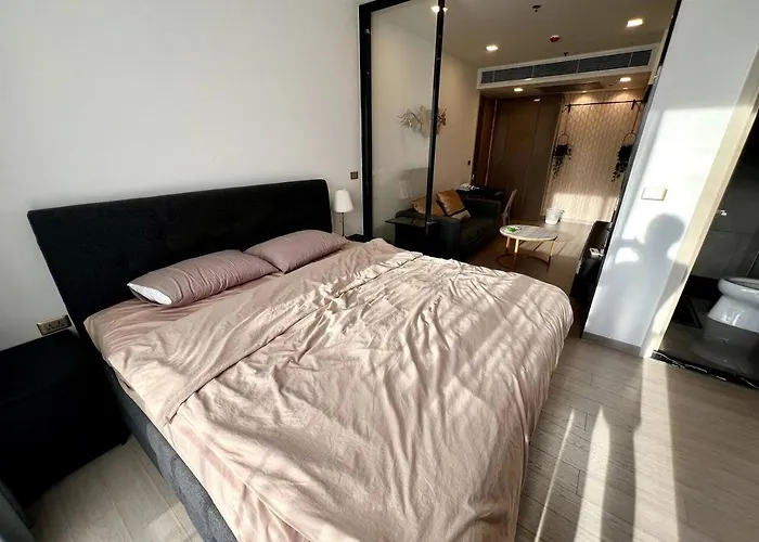Appartement King Bed With Living Pool And Gym Mrt 200m *