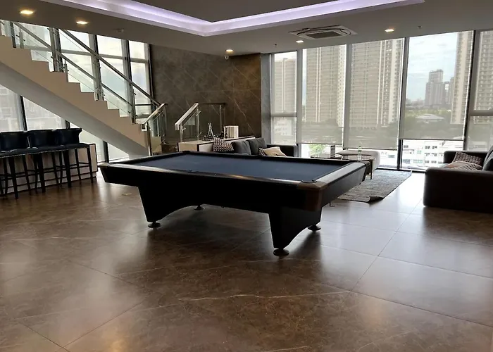 King Bed With Living Pool And Gym Mrt 200m Appartement *