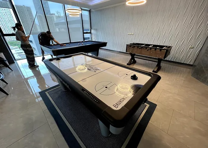 Appartement King Bed With Living Pool And Gym Mrt 200m *