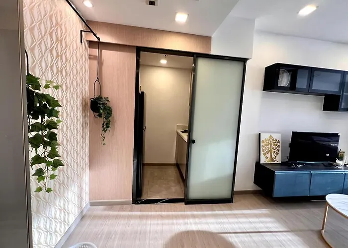 King Bed With Living Pool And Gym Mrt 200m * Bangkok