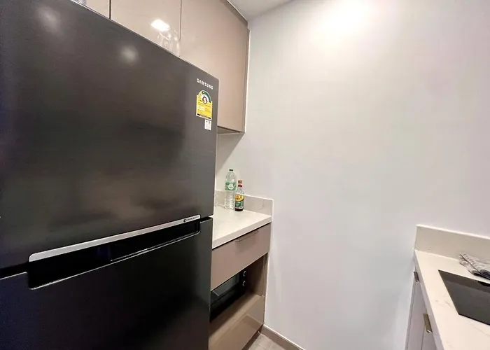King Bed With Living Pool And Gym Mrt 200m
