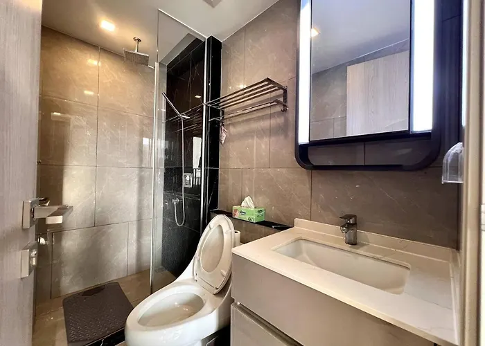 King Bed With Living Pool And Gym Mrt 200m Appartement Bangkok