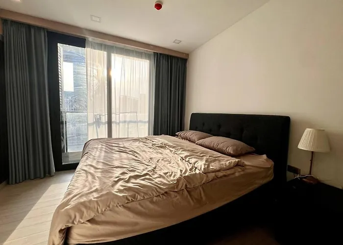 Appartement King Bed With Living Pool And Gym Mrt 200m
