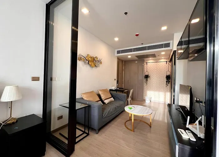 King Bed With Living Pool And Gym Mrt 200m Appartement